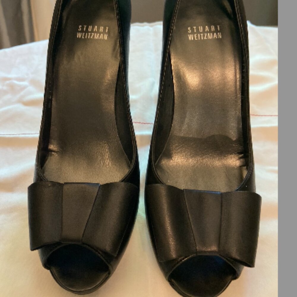 Stuart Weitzan Bowright heel in Black Nappa